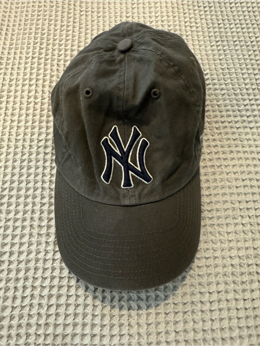 New Era Black Cotton New York Yankees Embroidered Logo Cap